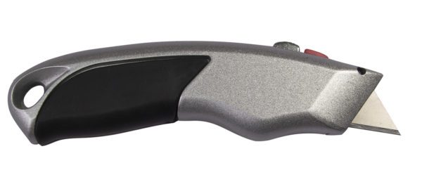 119027 Нож Ultima,18 мм, выдвижное трапец. лезвие,металлический корпус+8 лезвий (1уп-6шт, 1кор-48шт)